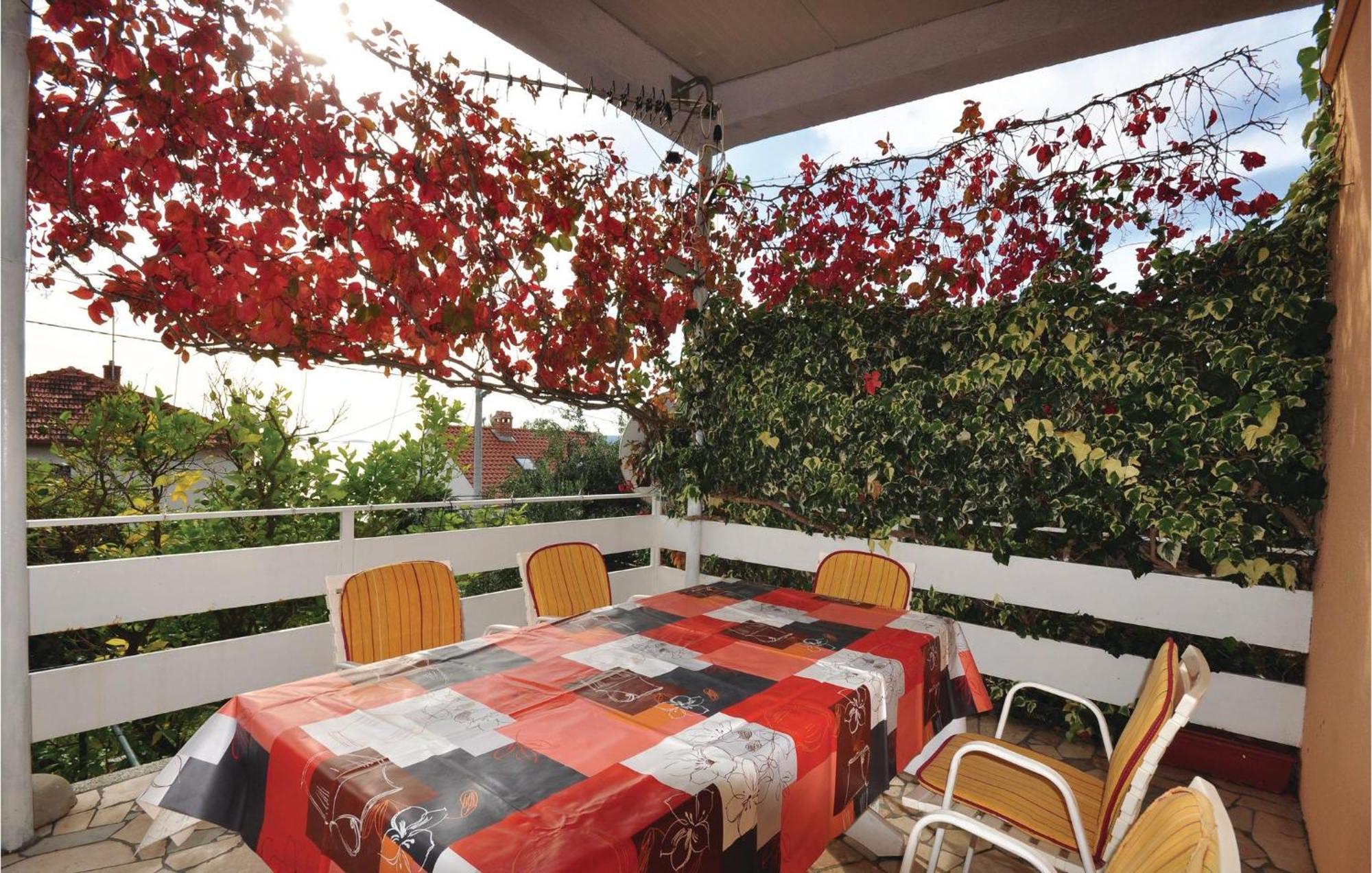 Awesome Home In Seget Vranjica With Wifi Extérieur photo